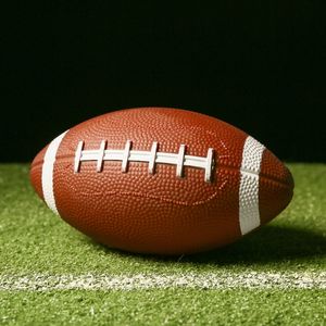 Ballon de football américain durable avec logo personnalisable, fournisseur, usine d'exportation mondiale, fabricant, équipement sportif pour usage extérieur - Product Image 6