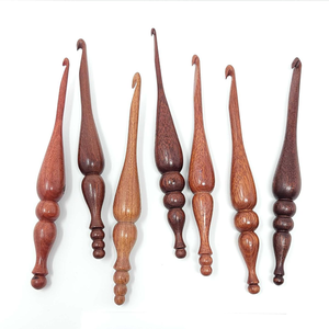 Ganchos de crochet de madera sencillos hechos de madera de arce, ecológicos, de la India, por blossom craft india - Product Image 6