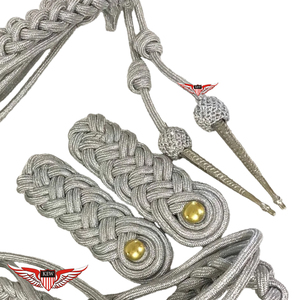 Aiguillette en argent avec épaulettes, Aiguillettes de la Royal Navy torsadées avec pointe en argent métallique - Product Image 3