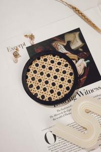 Juego de Posavasos Redondos de Ratán y Madera, Perfectos para la Protección de Muebles de Comedor, Fiestas, Eventos y Uso Diario, de la India - Product Image 4