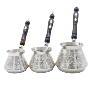 Hermosa cafetera turca, griega y árabe de latón antiguo plateado, para hornilla, tipo Cezve Ibrik Briki, con mango de madera. - Product Image 6