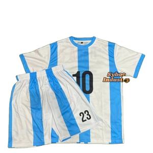 Uniforme de football pour hommes tissu respirant de haute qualité nouveau Kit de maillot de football de Style Vintage pour les jeunes - Product Image 1