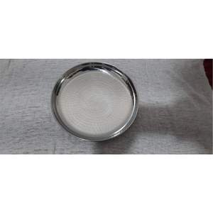 Grand plateau de service rond en métal martelé - Plateau décoratif en acier inoxydable pour table basse - Plateau durable en argent pour servir des collations et des boissons - Product Image 4