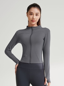 Ensemble de vêtements de yoga pour femmes Atlaset Professional, trois pièces, soutien-gorge de sport sans couture, leggings de compression, veste, logo personnalisé, fabrication en usine - Product Image 5
