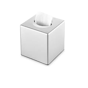 Boîte à mouchoirs décorative de style ferme moderne, forme carrée, blanc vieilli, design en métal rustique pour salle de bain - Product Image 3