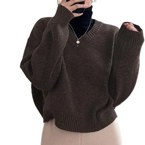 Pull en tricot uni pour femme, style rétro, col en V, décontracté, style européen, polyester et coton, appliques sur le devant - Product Image 1