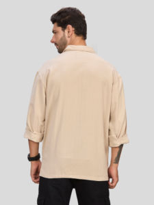 เสื้อเชิ้ตแขนยาวสีเบจสำหรับผู้ชาย ผ้าฝ้ายทอสีพื้นทรงพอดีตัว - Product Image 1