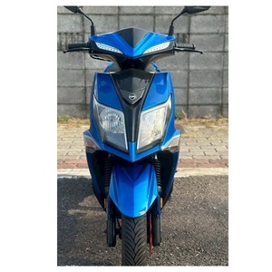 Scooter de rue d'occasion de marque japonaise RSZ (100cc) - Testé par un technicien, bon état de suspension, pare-brise offert, prix export - Product Image 4