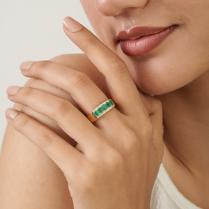 Anillo de Boda Clásico de Diseño Sencillo con Esmeralda y Diamantes en Oro Amarillo de 14K, Piedra de Nacimiento de Mayo, Joyería Recién Llegada - Product Image 2