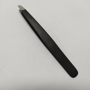 Pinzas de Cejas de Punta Inclinada Premium, Ligeras, con Mango Antideslizante para una Depilación sin Esfuerzo - Product Image 3