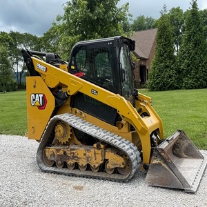 รถตักล้อยางตีนตะขาบ CAT 299D3 ที่เชื่อถือได้ พร้อมอุปกรณ์กวาดถนน ห้องโดยสารแบบ ROPS เหมาะสำหรับงานจัดสวนและบำรุงรักษาถนน - Product Image 6