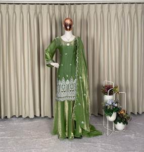 Traje Salwar de Tres Piezas de Seda Pura, Diseño Elegante y Moderno, Hecho a Medida, con Dupatta a Juego, Ideal para Bodas y Fiestas - Product Image 4