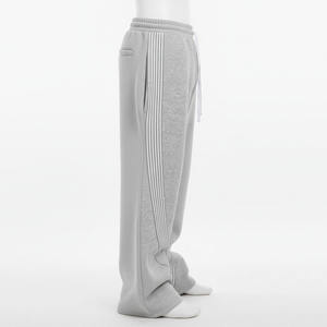 Pantalon en jean streetwear personnalisé avec logo, boutons sur le devant, poches latérales, broderie, effet déchiré, coupe empilée, plissé, pour homme - Product Image 4