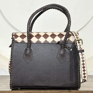 Nuevo diseño de moda, bolso tote a cuadros de cuero vacuno hecho a mano, elegante bolso de hombro cruzado con estampado floral para mujer, para uso diario. - Product Image 5