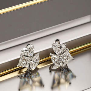 Elegantes Pendientes de Oro de 14K para Mujer con Diamantes Blancos Naturales de 0.43 Ct en Forma de Corazón, Corte Brillante, Certificados por IGI, Joyería de Lujo Vintage - Product Image 4