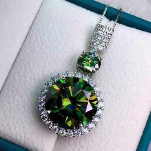 Collier pour femme en or blanc plaqué or 14 carats avec diamant de laboratoire taille brillant rond et pierre centrale verte fantaisie classique - Product Image 3