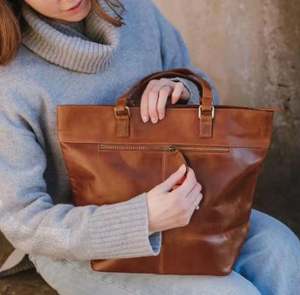 Sac en cuir de qualité supérieure, grande capacité, pour femmes, facile à porter comme sac à main ou sac à bandoulière, à bas prix - Product Image 4