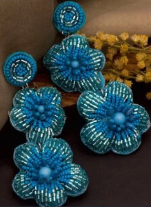 Pendientes Clásicos Hechos a Mano con Cuentas de Hoja Verde y Cristal para Mujer, Joyería de Boda - Product Image 2