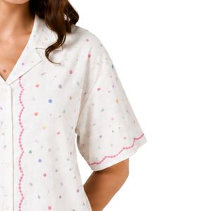 Camisa blanca de mujer con lunares bordados, manga corta, con botones, informal, de verano, de algodón, con cuello, blusa personalizada, tops de moda OEM - Product Image 4