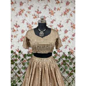 Lehenga Choli brodé tendance et magnifique pour les mariages - Product Image 2