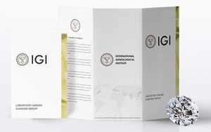 Anillo de Compromiso con Diamante Cultivado en Laboratorio de 3 Quilates, Corte Ovalado, Tres Piedras, Piedras Laterales en Forma de Media Luna, Oro Blanco de 18k, Certificado IGI - Product Image 6