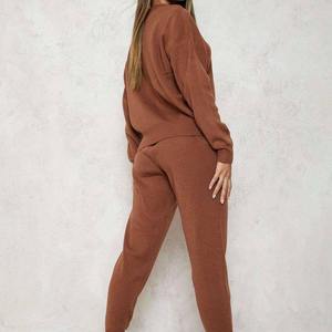 Survêtement d'hiver à capuche pour femme de qualité supérieure, séchage rapide, respirant, vêtements de sport et d'entraînement, logo et couleur personnalisés, fabrication sur mesure de haute qualité - Product Image 2