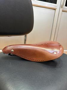 Sillín de Bicicleta de Cuero Genuino de Primera Calidad con Doble Resorte, Hecho a Mano, Estilo Vintage, para Bicicletas de Turismo - Product Image 2