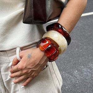 Bracelets Manchette Irréguliers Géométriques Larges pour Seniors, Tendance, Épais, en Résine, Empilables, Extensibles, Étanche - Bijoux ALTAMASH CRAFT - Product Image 4