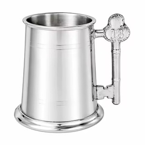 Chope à bière vintage en laiton massif, forme baril, design classique, grande capacité, chope à boire en métal, fabricant en gros - Product Image 4
