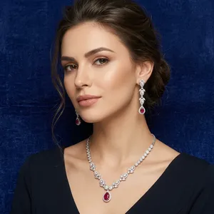 Collier pendentif de luxe pour femmes, perles plaquées argent de couleur verte, rouge et blanche - Product Image 4