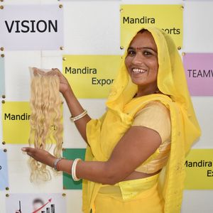 Paquetes de trama de Genius de cabello indio virgen Natural 5*5 cierre Rubio ondulado suelto onda profunda barato procesamiento químico libre de cabello humano - Product Image 3