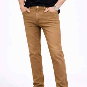 Vaqueros de mezclilla ajustados para hombre, color marrón caqui, clásicos, cómodos y elásticos – Un prenda esencial refinada para el día a día, hecha con algodón de primera calidad. - Product Image 1