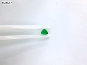Esmeralda Zambiana de Forma Octogonal de 1.64ct, Gema Suelta Premium, Brillo Verde Intenso, Acabado Superior para Joyería y Creación de Colgantes - Product Image 6