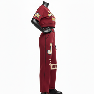 Conjunto de Pantalones y Top Corto de Felpa Francesa de Algodón de 300 GSM para Mujer, Color Granate, con Parche de Chenilla y Logotipo Personalizado - Product Image 3