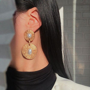 Boucles d'oreilles unisexes vintage bohèmes plaquées or massif 14 carats avec diamants certifiés IGI, bijoux tendance pour tous les jours - Product Image 1