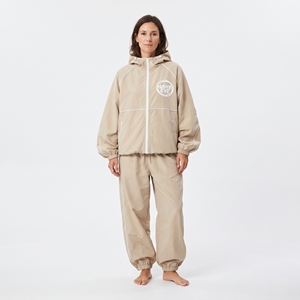 Ensemble de vêtements de sport coupe-vent deux pièces pour femmes, veste décontractée à capuche et fermeture éclair et short - Product Image 3