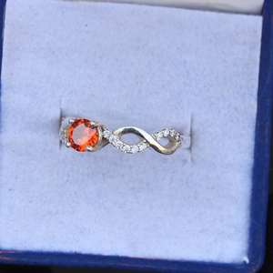 Anillo Elegante de Plata de Ley 925 con Peridoto Naranja de Corte Ovalado, Certificado por IGI, Hecho a Mano, para Mujer, Regalo - Product Image 2