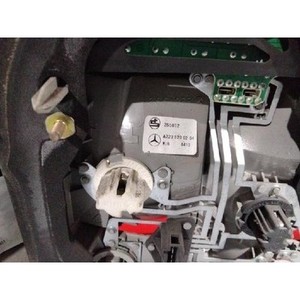ไฟท้ายขวามือสองสำหรับรถ S-class รุ่น A2208200264 - Product Image 6