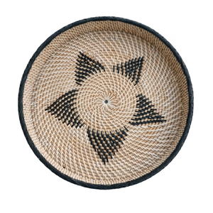 Plateau en rotin tressé artisanal avec base en bois, planche de service pour charcuterie et plateau à fromages, écologique, rangement cuisine - Product Image 1