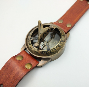Reloj de pulsera con brújula y dial de navegación antiguo, fabricado en India, con correa de cuero, regalo náutico disponible a precio justo. - Product Image 3