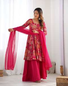 Conjunto de diseñador de tela Chanderi de seda romana con estampado por descarga, top estilo Kediya con vuelo completo, pantalón Plazzo y Dupatta, listo para usar. - Product Image 4
