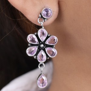 Lot de boucles d'oreilles en argent antique à motifs floraux et pierres multicolores |   Exportateur en gros de boucles d'oreilles pendantes faites à la main |   Bijoux tendance pour femmes Sup - Product Image 2