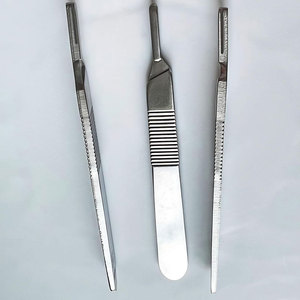 Lame de scalpel chirurgical vétérinaire avec manche – Kit d'instruments et d'équipement pour interventions animales – Ensemble de lames et de manches de scalpel - Product Image 4