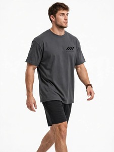 เสื้อยืดคอกลมแขนสั้นสีเทาเข้มสำหรับผู้ชายของ Oneten Apparel พร้อมโลโก้ที่หน้าอกซ้าย - Product Image 3