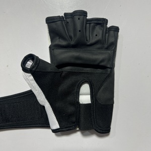 Gants de grappling MMA en gros, gants de boxe sans doigts, gants à paume ouverte en cuir synthétique durable avec support de poignet pour l'entraînement - Product Image 3