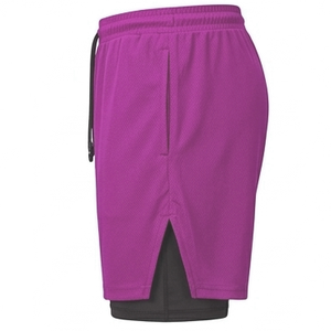 Mezclas de poliéster y elastano para mayor elasticidad. Algunos estilos incluyen un forro interior para mayor comodidad y cobertura. Pantalones cortos deportivos con malla. - Product Image 6