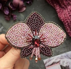 Elegante Broche Bordado con Cuentas de Cristal y Perlas para Vestidos de Novia, Vestidos de Noche y Trajes de Fiesta - Product Image 2