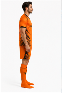 Kit d'équipe sportive haut de gamme avec tissu polyester respirant pour les jeunes et les joueurs adultes, uniforme de football pour les séances d'entraînement - Product Image 4