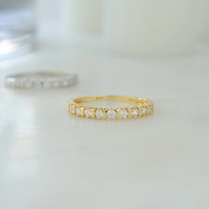 Anillo apilable de oro amarillo con diamantes cultivados en laboratorio, redondos y en forma de baguette, al por mayor - Product Image 5
