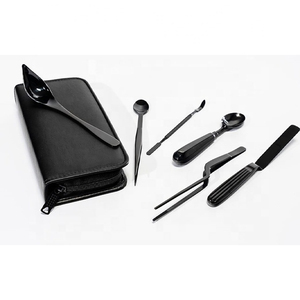 Juego de 8 Utensilios de Cocina Profesionales de Acero Inoxidable Altomme Instruments, Aptos para Horno y Lavavajillas, para Estilizar Alimentos - Product Image 1